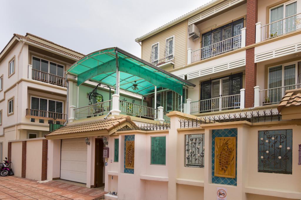 Nowhere Villa Mars Pattaya Esterno foto